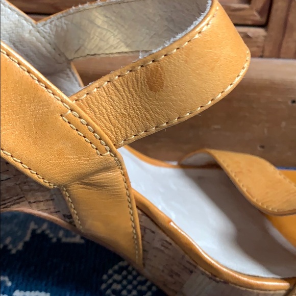 Michael Michael Kors yellow heeled sandals 9.5 - Picture 4 of 7